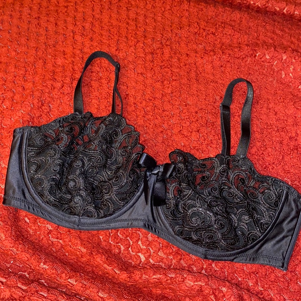 Victoria’s Secret Black Lace Bra